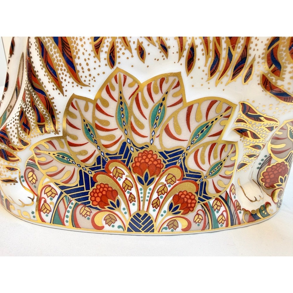 Royal Crown Derby Bengal Tiger Figurine Paperweight Gold Imari Porcelain 1994 - Picture 4 of 8